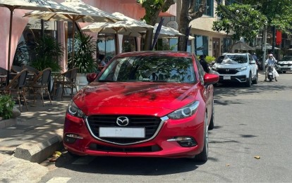 Đỗ xe dưới nắng quá lâu trong mùa hè, nội thất ô tô bị 'bào mòn' ra sao?